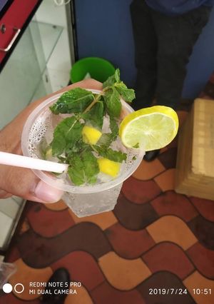 A picture of Virgin mojito.