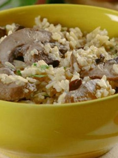 Una foto de Arroz integral y quinoa con champiñón o setas
