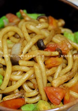 Hình của món Mì Udon xào chay.