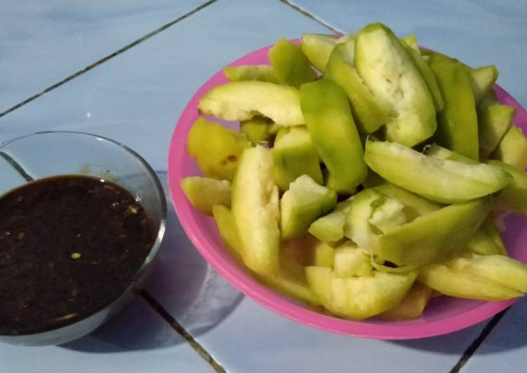 Kiat-kiat memasak Rujak Kedondong legit