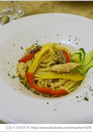 超簡單~~奶油白醬雞肉義大利麵 的食譜成品照片
