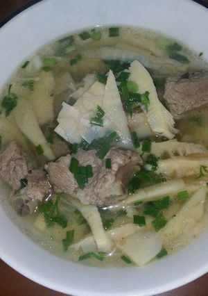 Hình của món Canh sườn nấu măng.