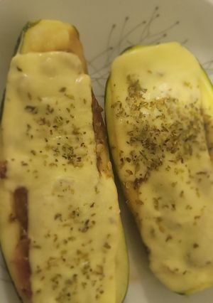 Una foto de Calabacines con cebolla y queso