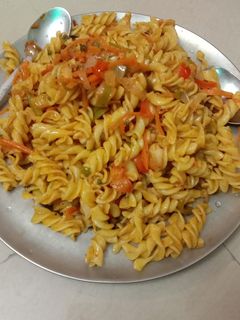 रेड सॉस पास्ता (Red sauce pasta recipe in hindi) रेसिपी मुख्य फोटो