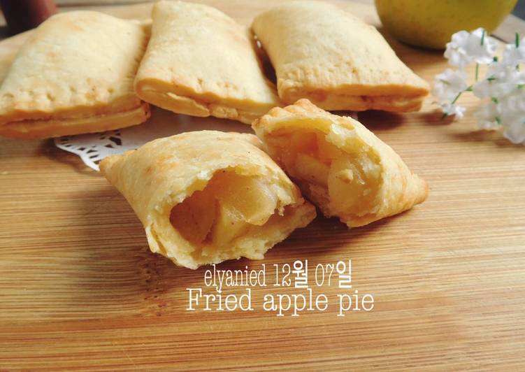 Langkah Mudah untuk Menyiapkan Fried apple pie, Lezat Sekali