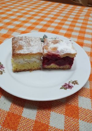 Meggyes és túrós pite recept fotója