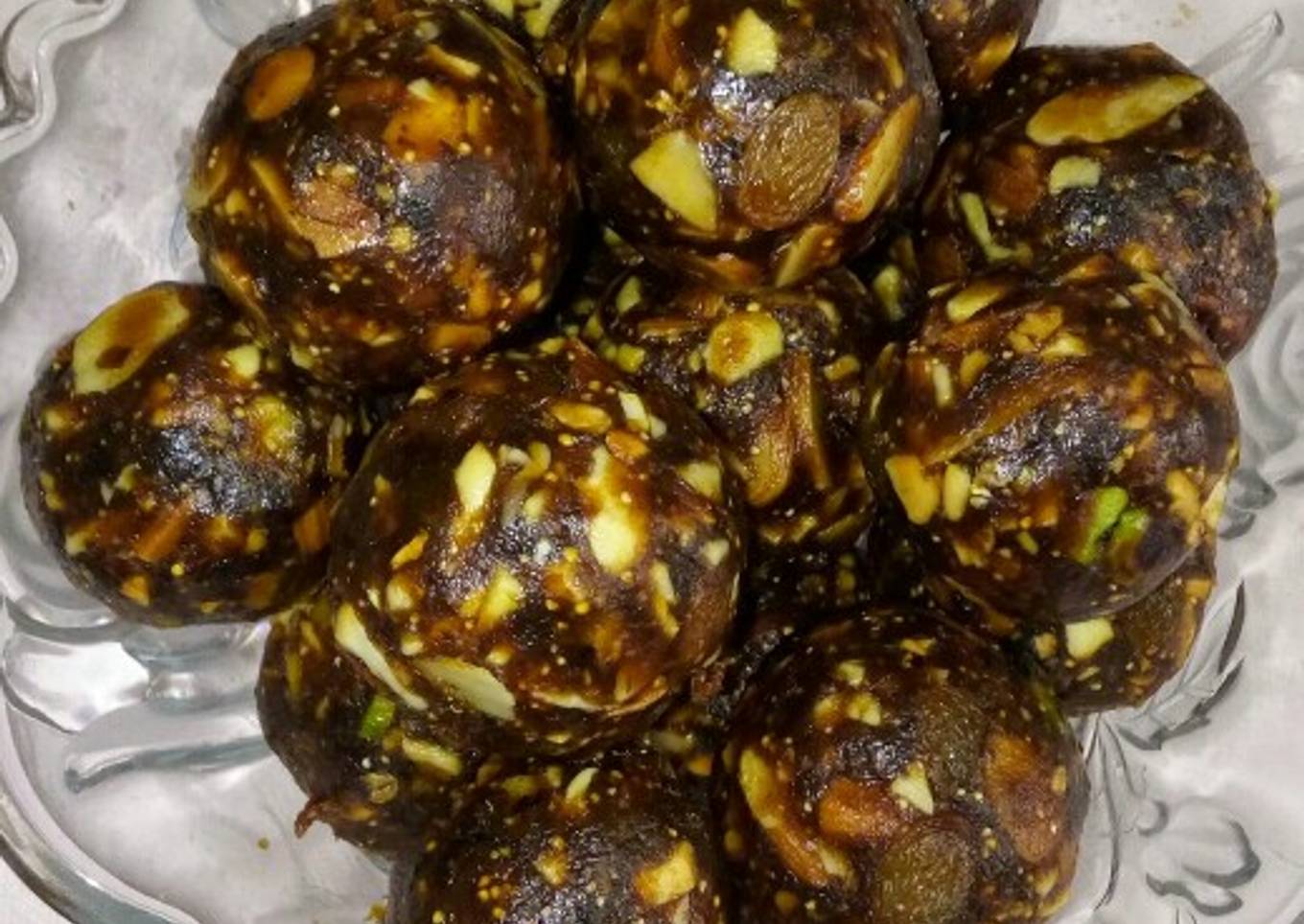 Sugar free Dates nuts laddu