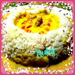 A picture of Punjabi kadi pkoda.