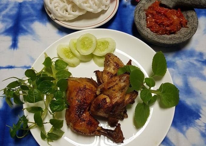 Bagaimana mengolah Ayam Goreng Kalasan🐣 &amp; Sambal Jeruk Bali, Enak