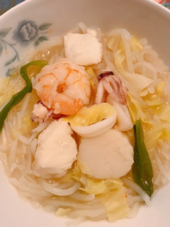 海鮮米粉湯 的食譜成品照片