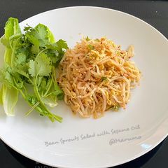 A picture of Bean Sprouts Salad with Sesame Oil.