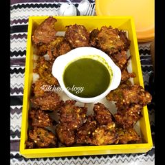 A picture of Dal Fritters.