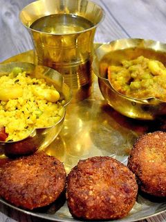 ভুনা খিচুড়ি(Bhuna Khichuri recipe in Bengali) রেসিপির প্রধান ছবি