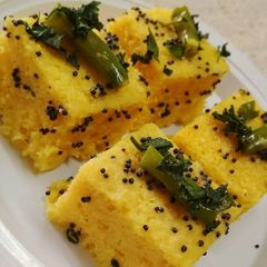 A picture of Instant Khaman Dhokla.