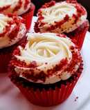 Red velvet cupcake, κεκάκια ατομικά με κρέμα τυριού