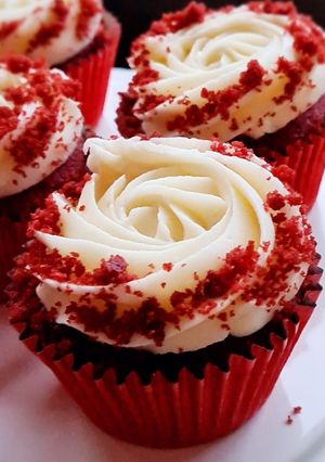 Φωτογραφία της συνταγής Red velvet cupcake, κεκάκια ατομικά με κρέμα τυριού