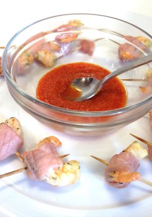 A picture of Bacon Wrapped Shrimp khebạbs.