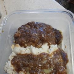 A picture of Salisbury Steak.