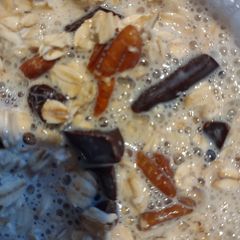 Overnight dark chocolate pecan oats A picture of Overnight dark chocolate pecan oats.