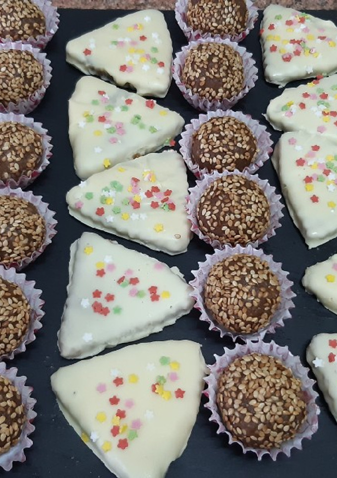 Una foto de Galletas para el aid sin horno muy fáciles y SENCILLAS de hacer