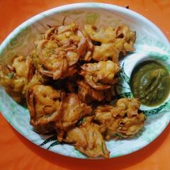 A picture of Crispy Crunchy Pyaaz Pakodi.