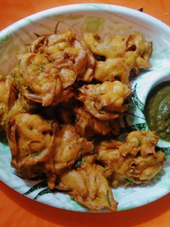 A picture of Crispy Crunchy Pyaaz Pakodi.