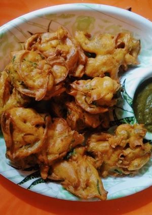A picture of Crispy Crunchy Pyaaz Pakodi.