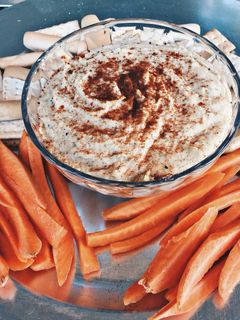 Una foto de Hummus casero🥕🥖