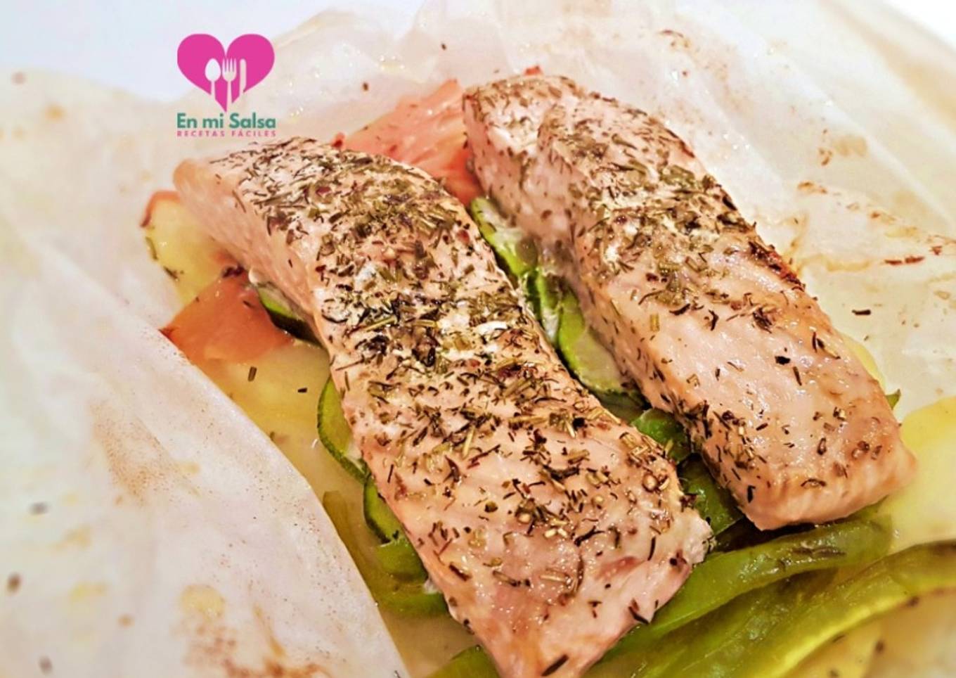 Salmón en Papillote al horno con Patatas y Verduras