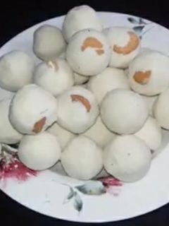 ரவா லட்டு (Rava laddu recipe in tamil) செய்முறை முக்கிய புகைப்படம்