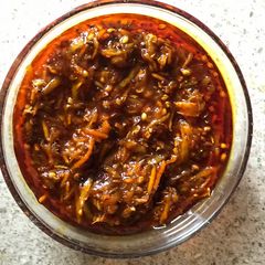 A picture of Mango and turmeric chutney.