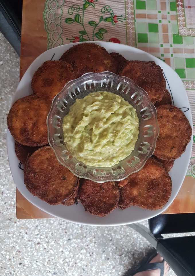 Una foto de Berenjena crachi crachi con guacamole