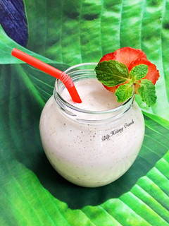 A picture of Strawberry Banana Smoothie🍓🍌.