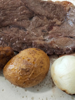 Una foto de Entrecot al horno con salsas