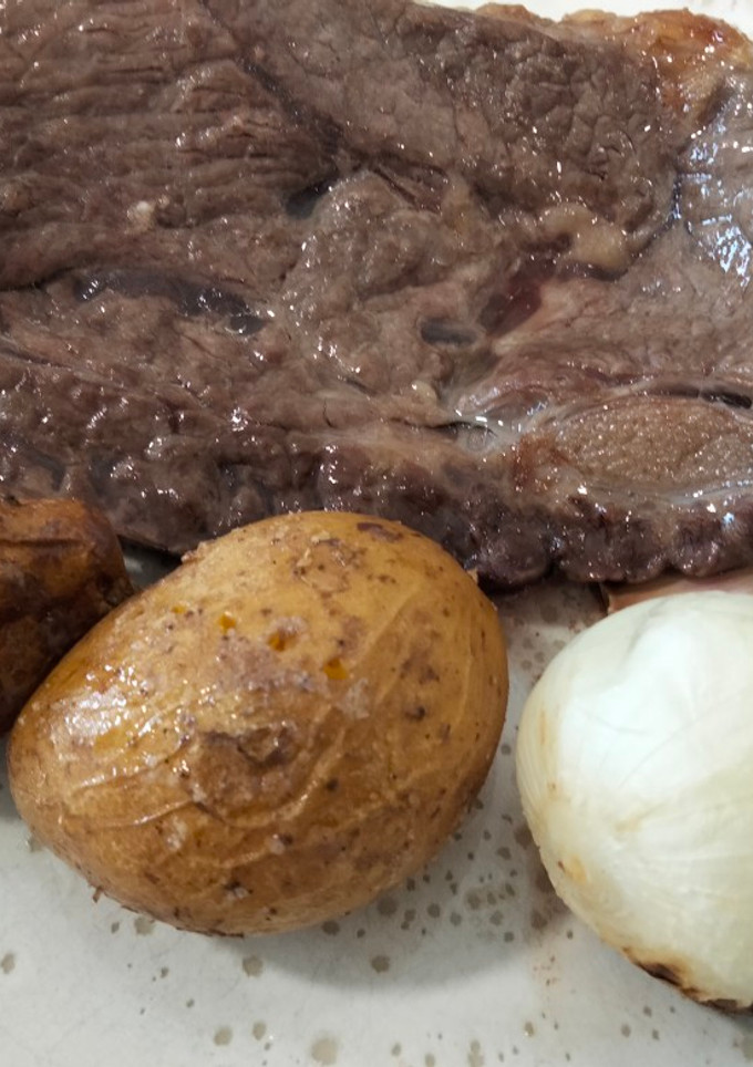 Una foto de Entrecot al horno con salsas