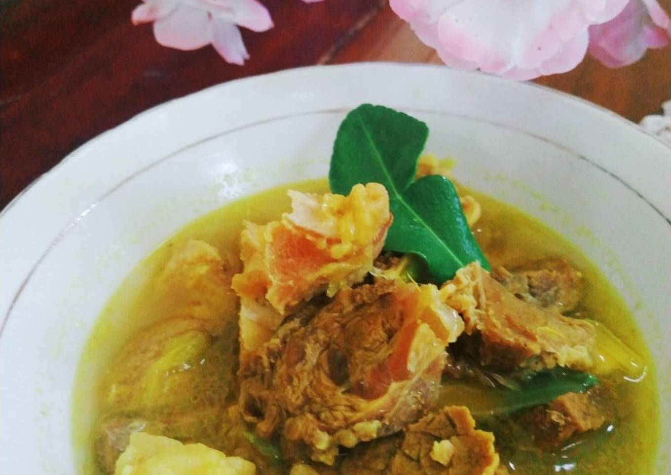 Soto daging kuah segar