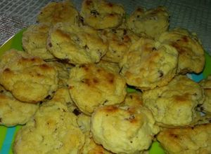 Una foto de Scones de queso y salame
