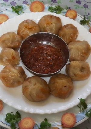 A picture of Vegetables schezwan momos.