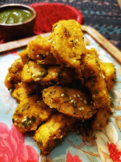 मेथी मुठीया(methi mutiya recipe in hindi) रेसिपी मुख्य फोटो