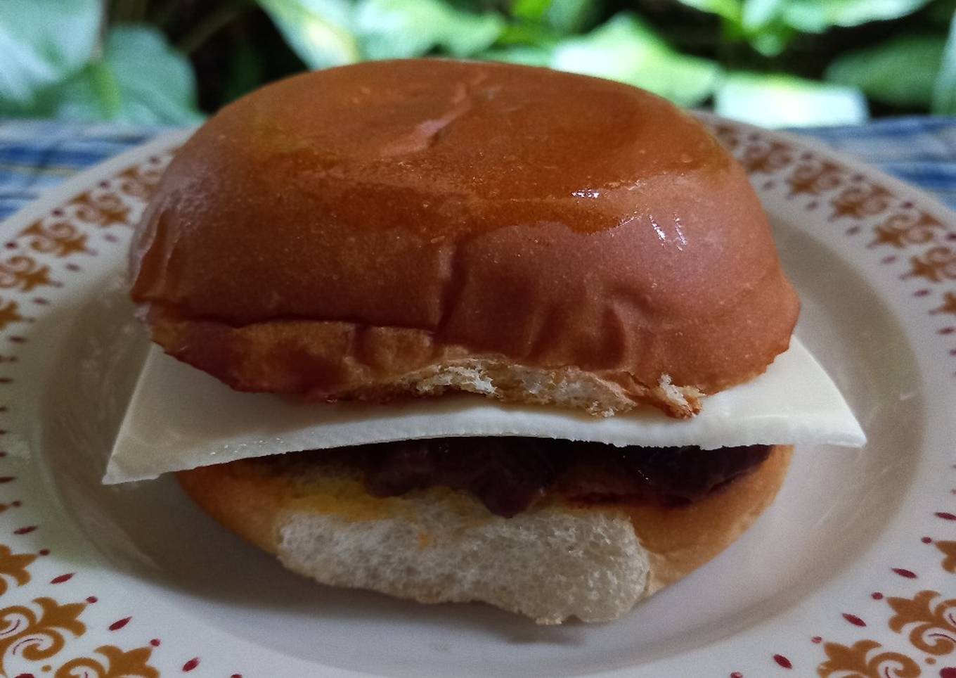 Roti Manis Keju Kurma