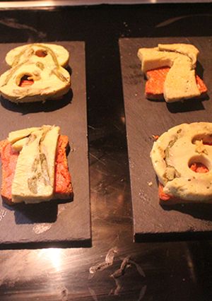 Foto principal de Tostadas con sobrasada y tortilla de números