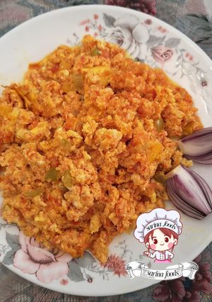 عکسی از دستور املت گوجه با فلفل دلمه ای 😋🍅🫑