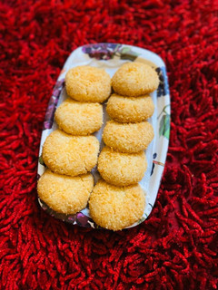 A picture of Coconut cookies.