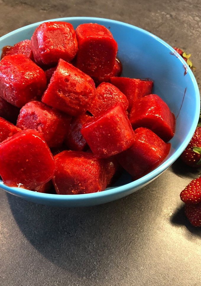 Una foto de Cubitos de fresas