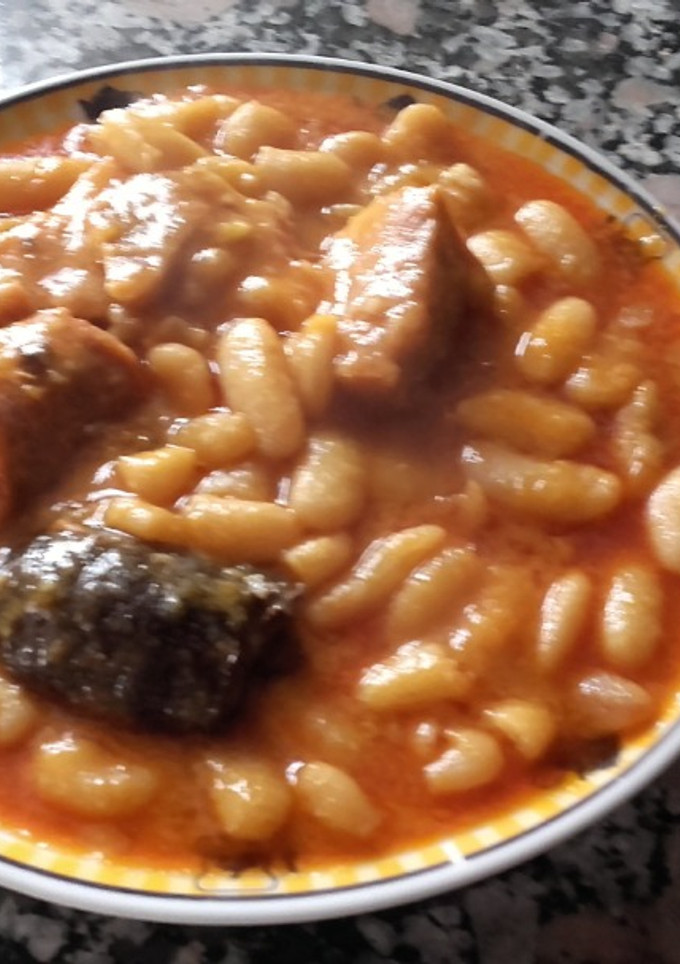 Una foto de Fabada asturiana