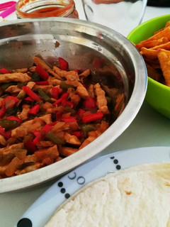 Una foto de Burritos y nachos🔥