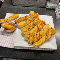 A picture of Twisted Pizza:.