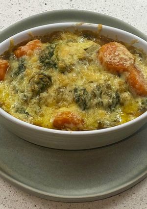 A picture of Japanese spinach and aubergine curry rice gratin.