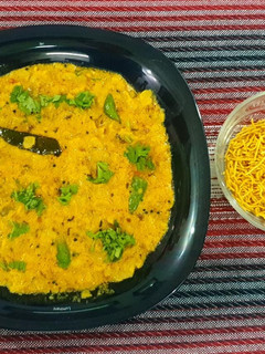 વઘારેલી છાશ વાળી રોટલી (Vaghareli Chaas Vali Rotli Recipe In Gujarati) રેસીપી મુખ્ય ફોટો