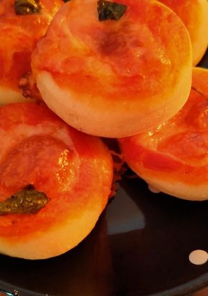 A picture of Mini Pizzas with Unrefreshed Sourdough Starter.
